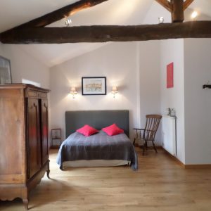 Castel 18 century. Cyclist tour . Tour de France. Beaujolais area. Burgundy area. quiet holiday in the countryside. Family room for 4.